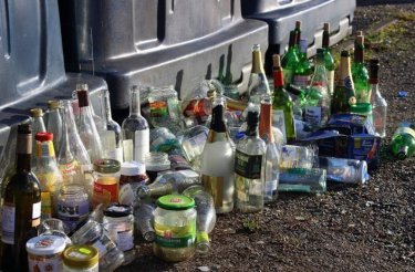 glass waste from restaurant